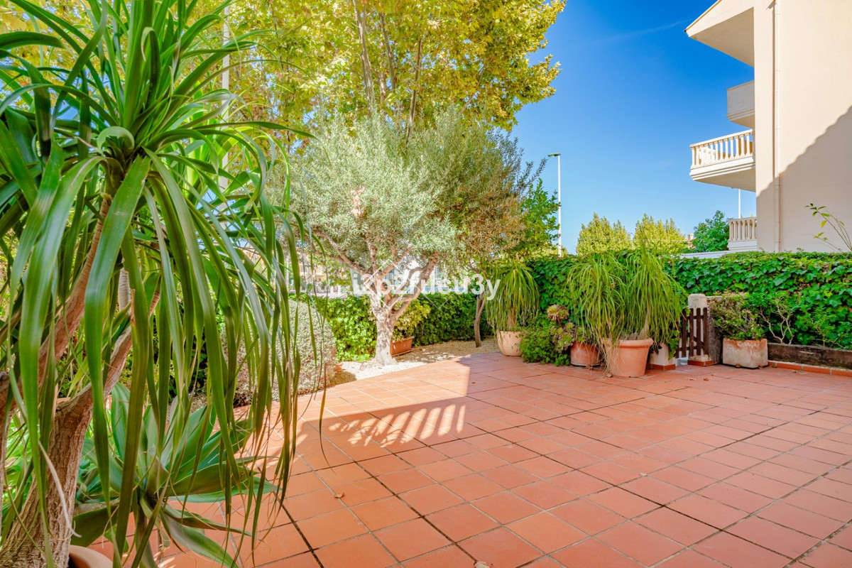 Se vende Apartamento Planta Baja de 4 dormitorios en Costa Blanca, Alicante, España