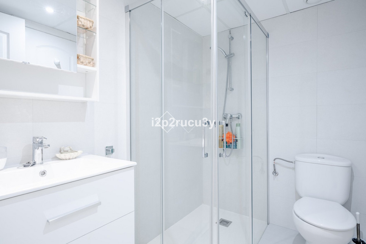 Se vende Apartamento Planta Baja de 4 dormitorios en Costa Blanca, Alicante, España