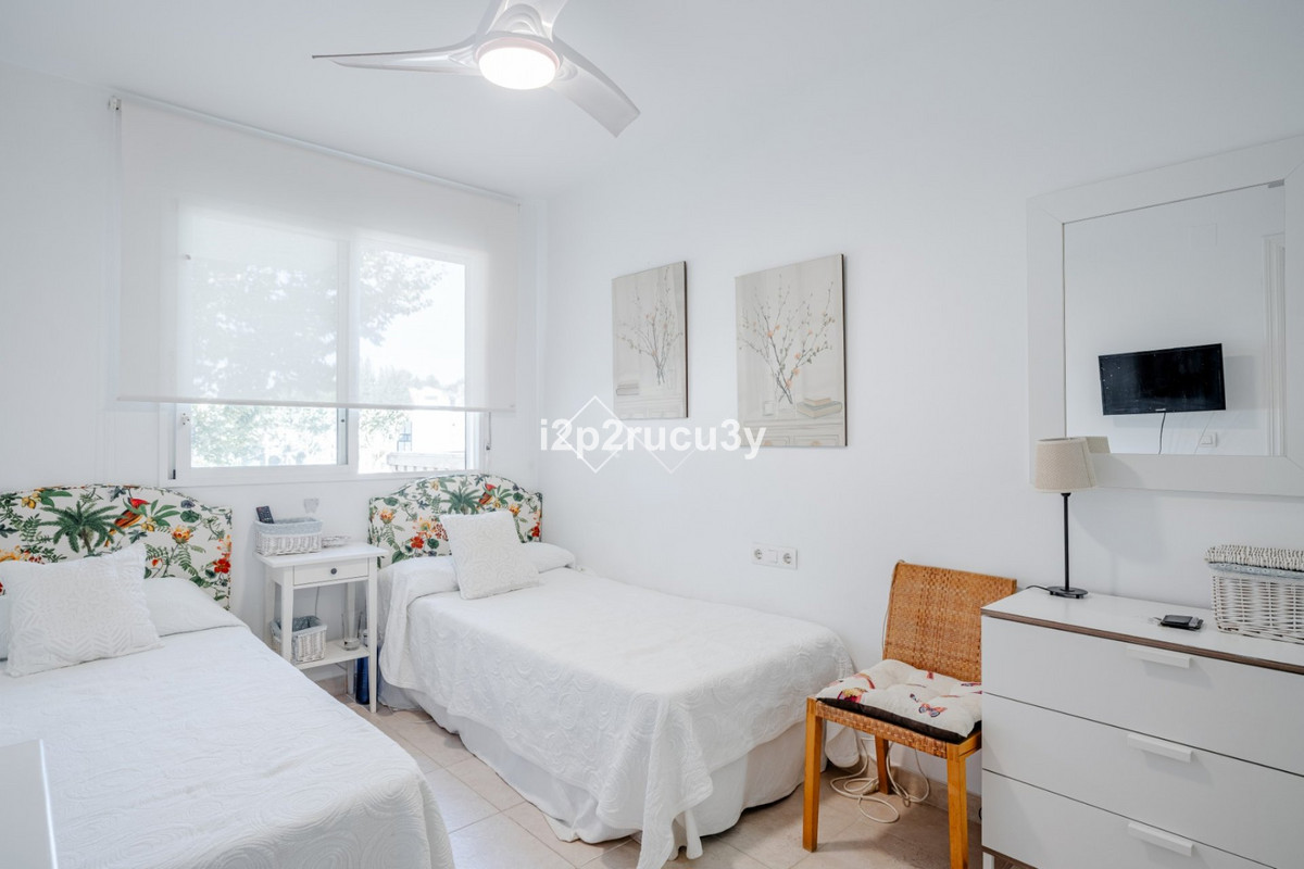 Se vende Apartamento Planta Baja de 4 dormitorios en Costa Blanca, Alicante, España