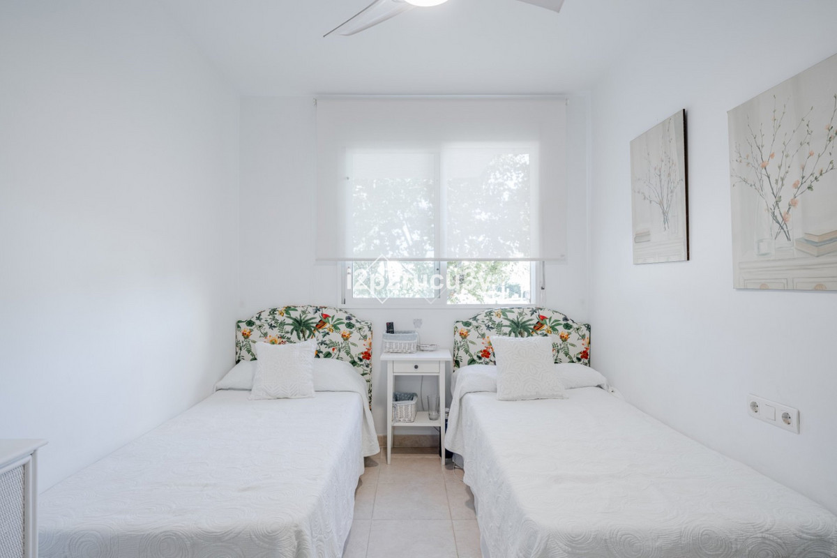 Se vende Apartamento Planta Baja de 4 dormitorios en Costa Blanca, Alicante, España