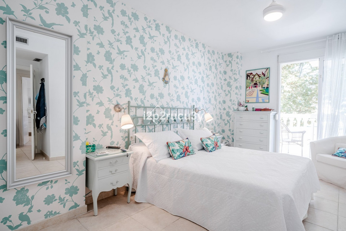 Se vende Apartamento Planta Baja de 4 dormitorios en Costa Blanca, Alicante, España