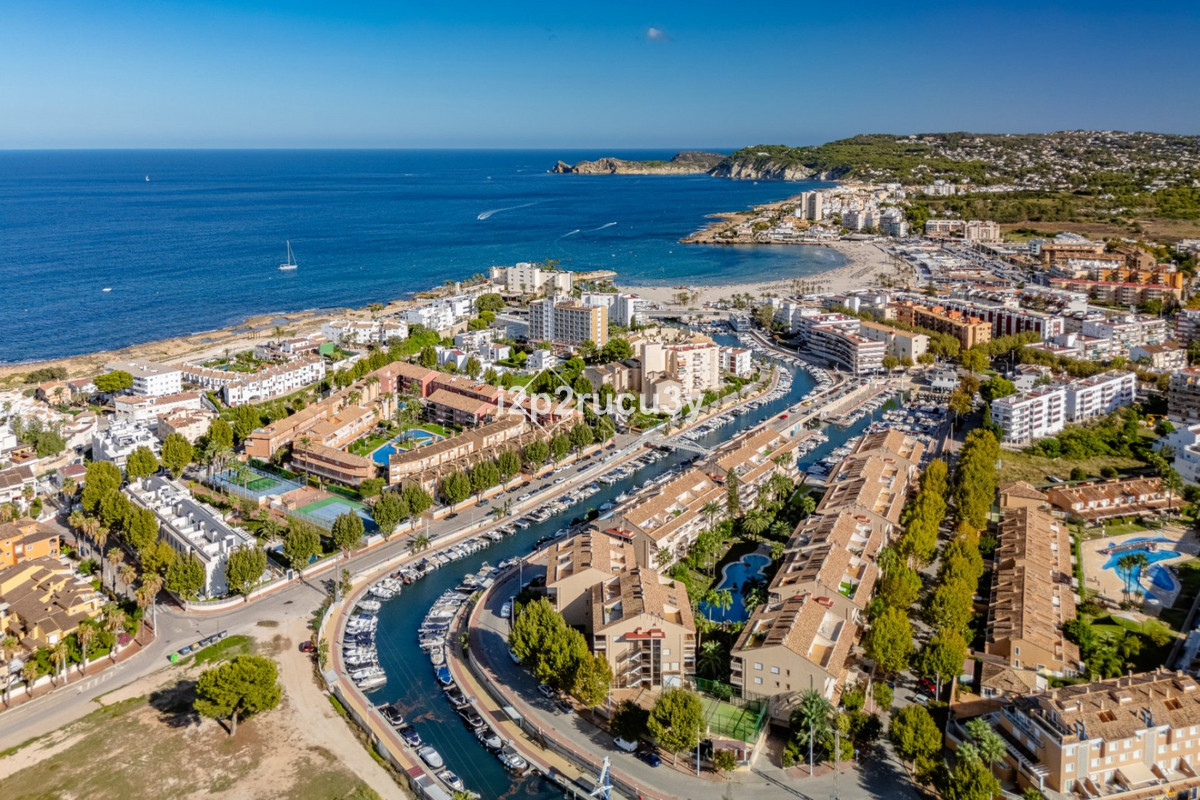 Se vende Apartamento Planta Baja de 4 dormitorios en Costa Blanca, Alicante, España
