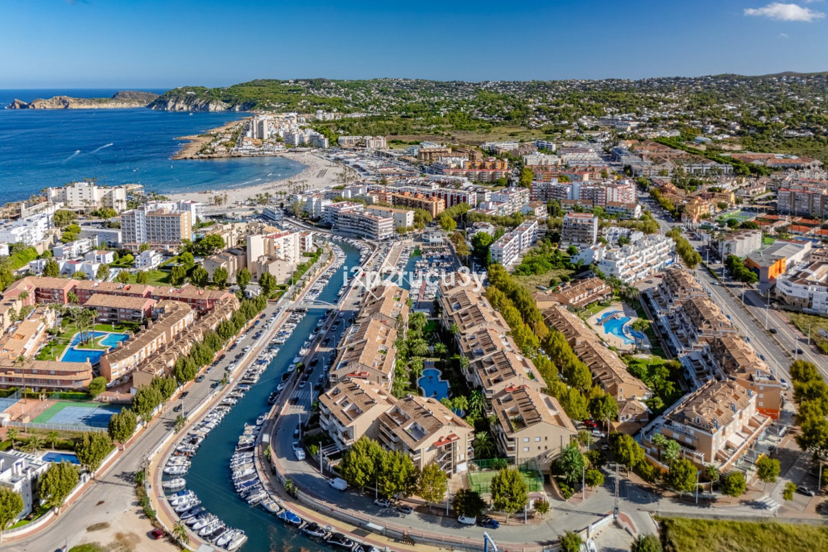 Se vende Apartamento Planta Baja de 4 dormitorios en Costa Blanca, Alicante, España