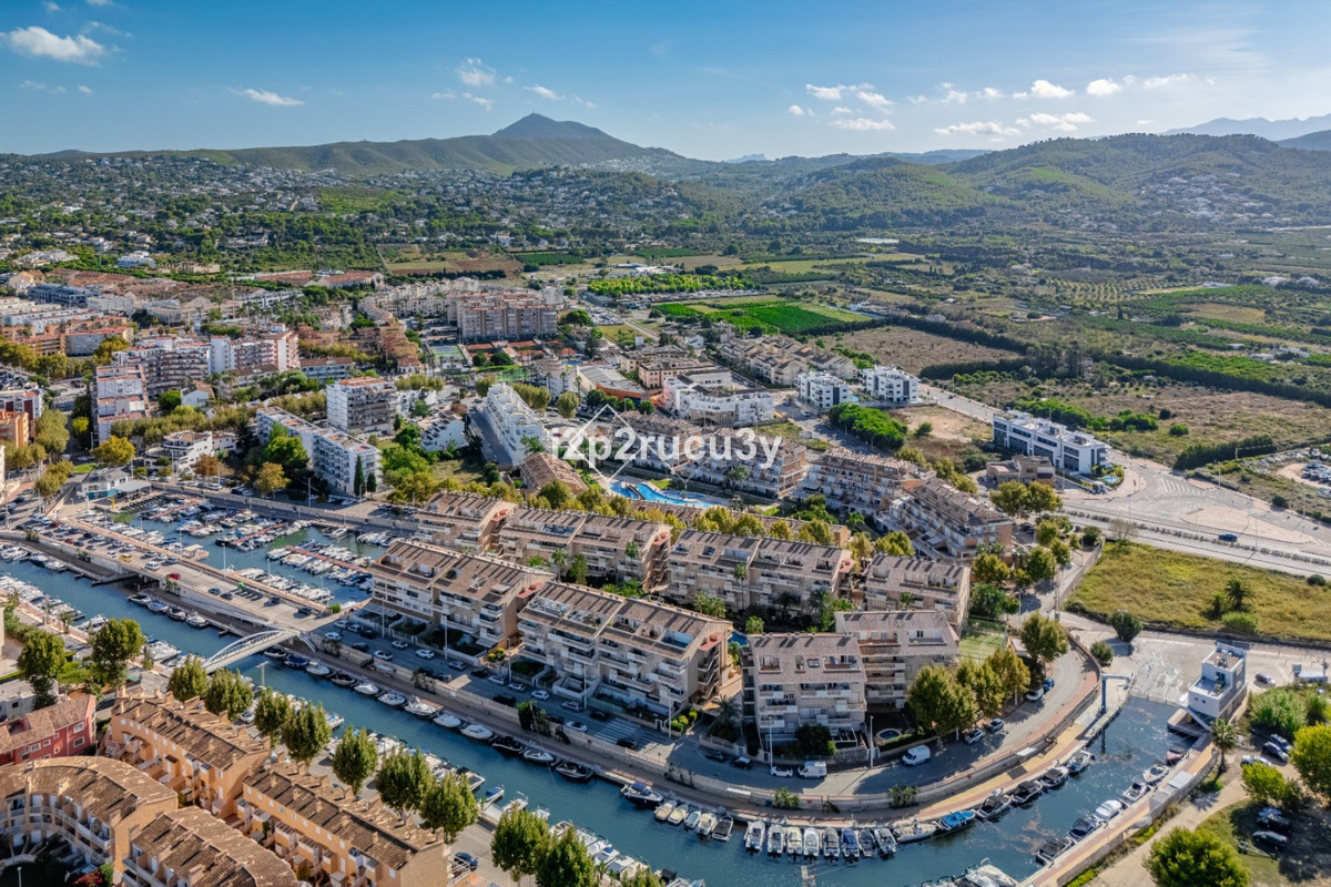 Se vende Apartamento Planta Baja de 4 dormitorios en Costa Blanca, Alicante, España