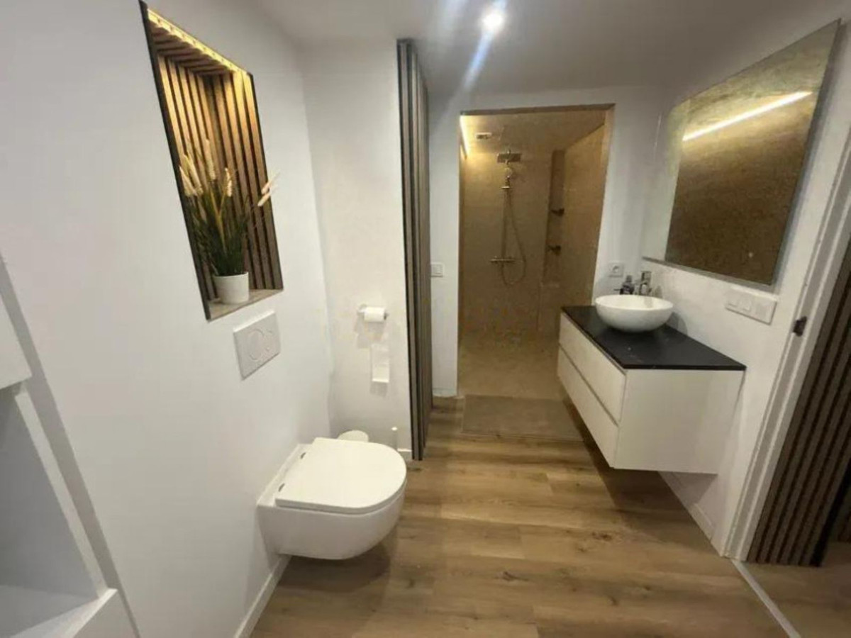 3 Bed Apartment for sale in Estepona Costa Del Sol, Málaga, Spain