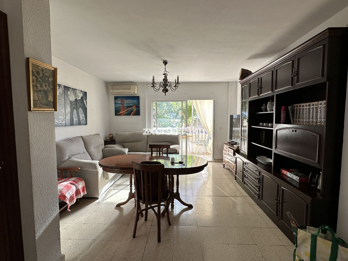 Se vende Apartamento Planta Media de 3 dormitorios en Costa Del Sol, Málaga, España