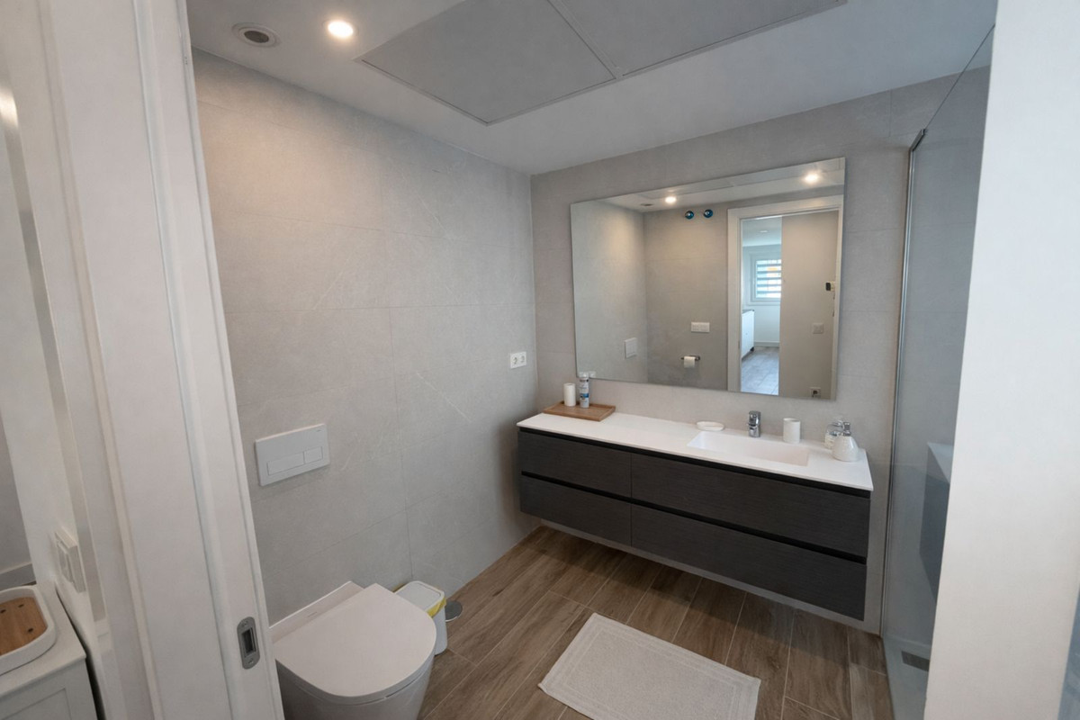 2 Bed Apartment for sale in Casares Costa Del Sol, Málaga, Spain