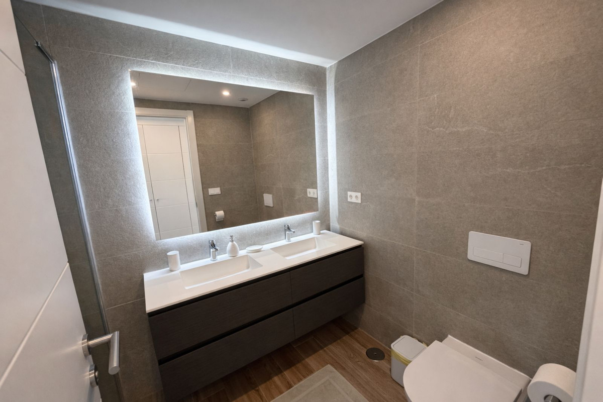 2 Bed Apartment for sale in Casares Costa Del Sol, Málaga, Spain