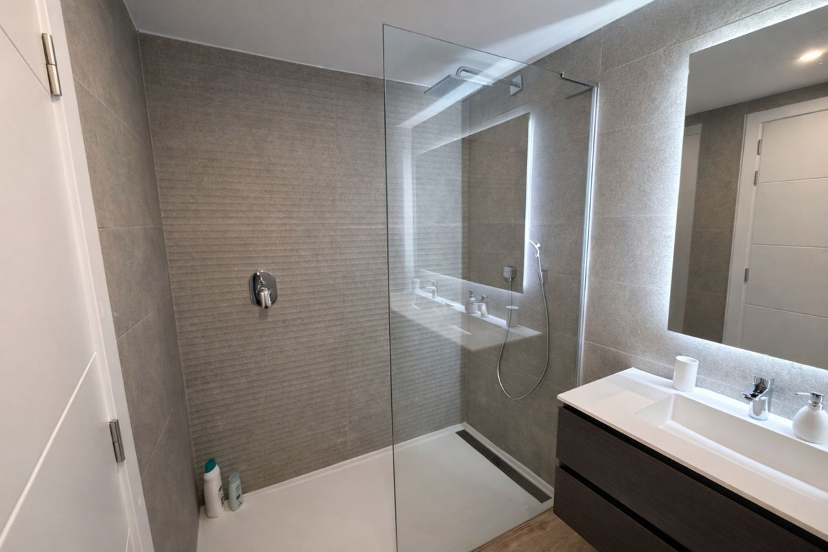 2 Bed Apartment for sale in Casares Costa Del Sol, Málaga, Spain