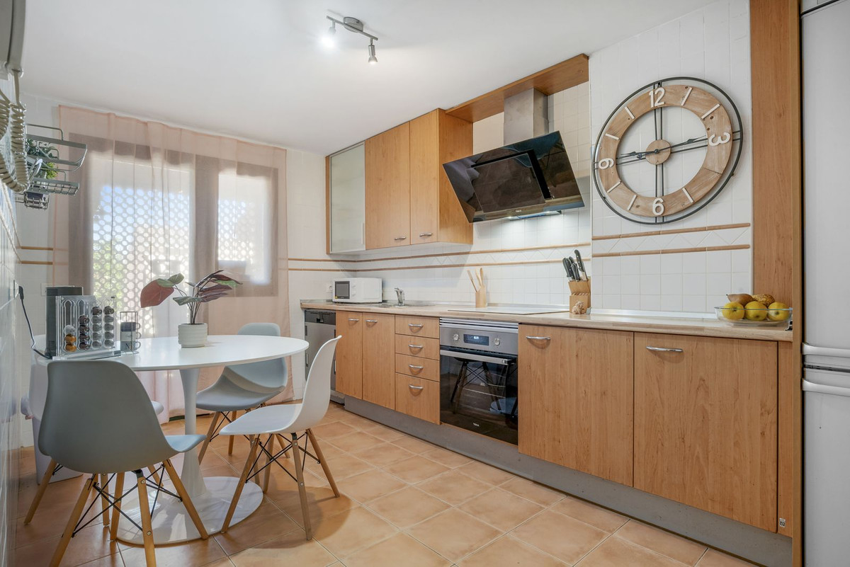 Se vende Apartamento Planta Media de 2 dormitorios en Costa Del Sol, Málaga, España