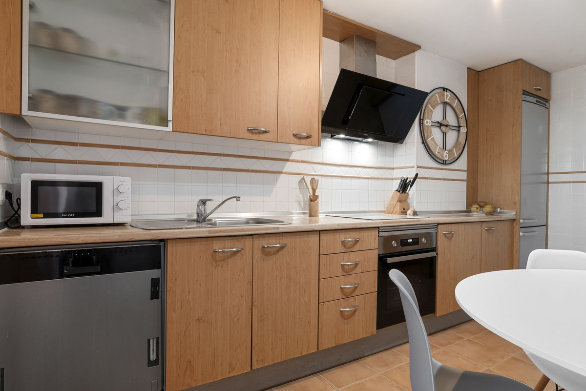 Se vende Apartamento Planta Media de 2 dormitorios en Costa Del Sol, Málaga, España