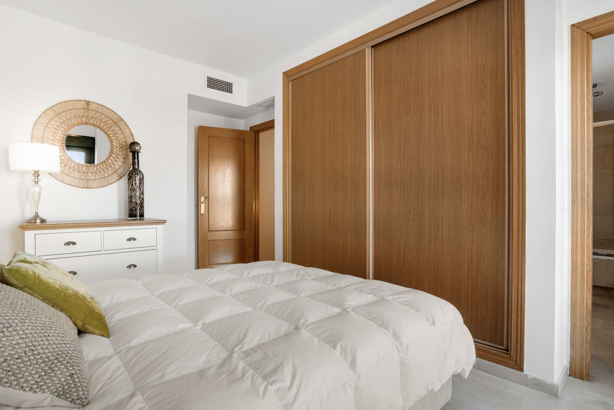 Se vende Apartamento Planta Media de 2 dormitorios en Costa Del Sol, Málaga, España