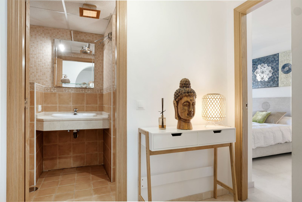 Se vende Apartamento Planta Media de 2 dormitorios en Costa Del Sol, Málaga, España