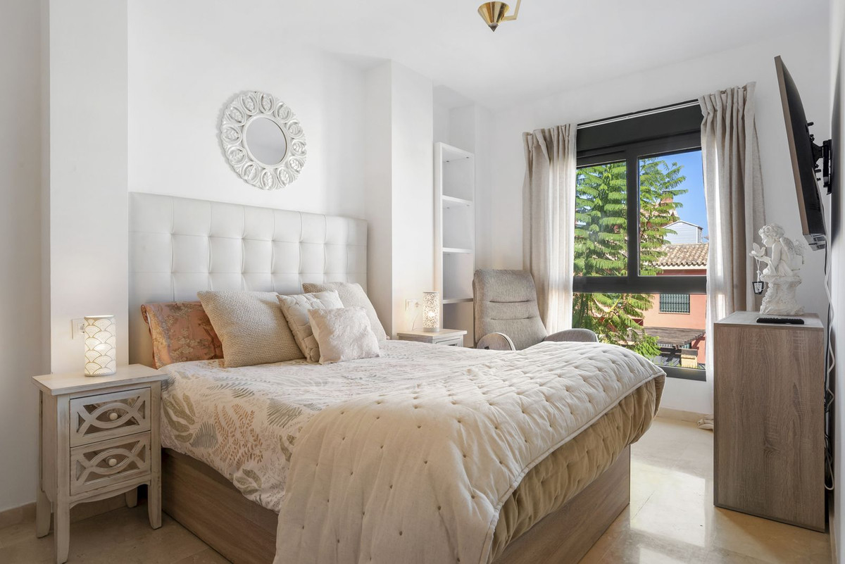 Se vende Apartamento Planta Media de 2 dormitorios en Costa Del Sol, Málaga, España