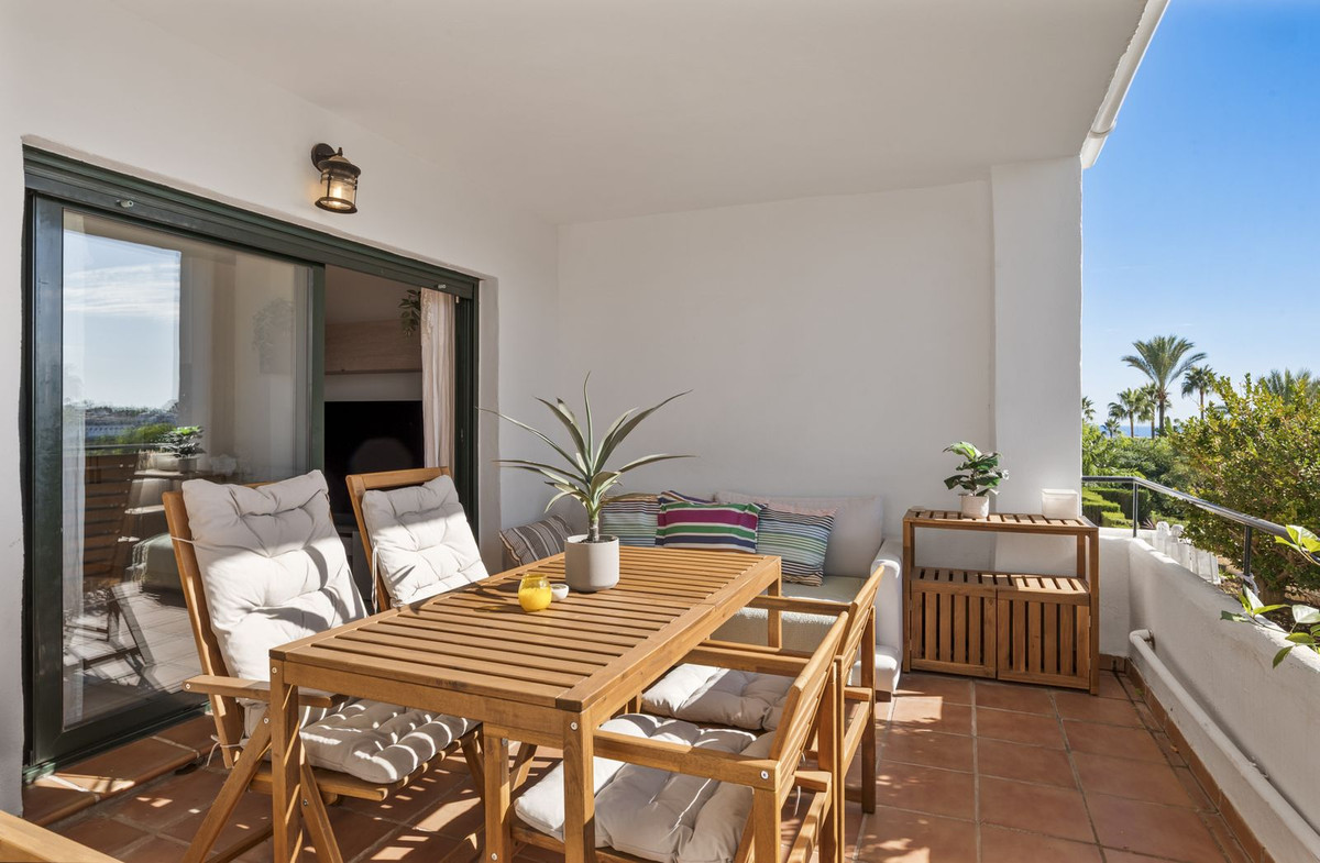 Se vende Apartamento Planta Media de 2 dormitorios en Costa Del Sol, Málaga, España