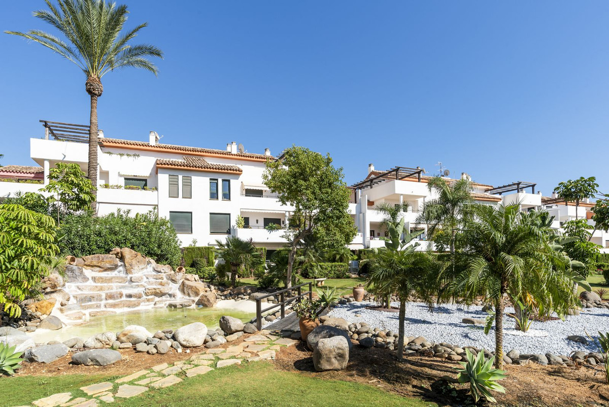 Se vende Apartamento Planta Media de 2 dormitorios en Costa Del Sol, Málaga, España