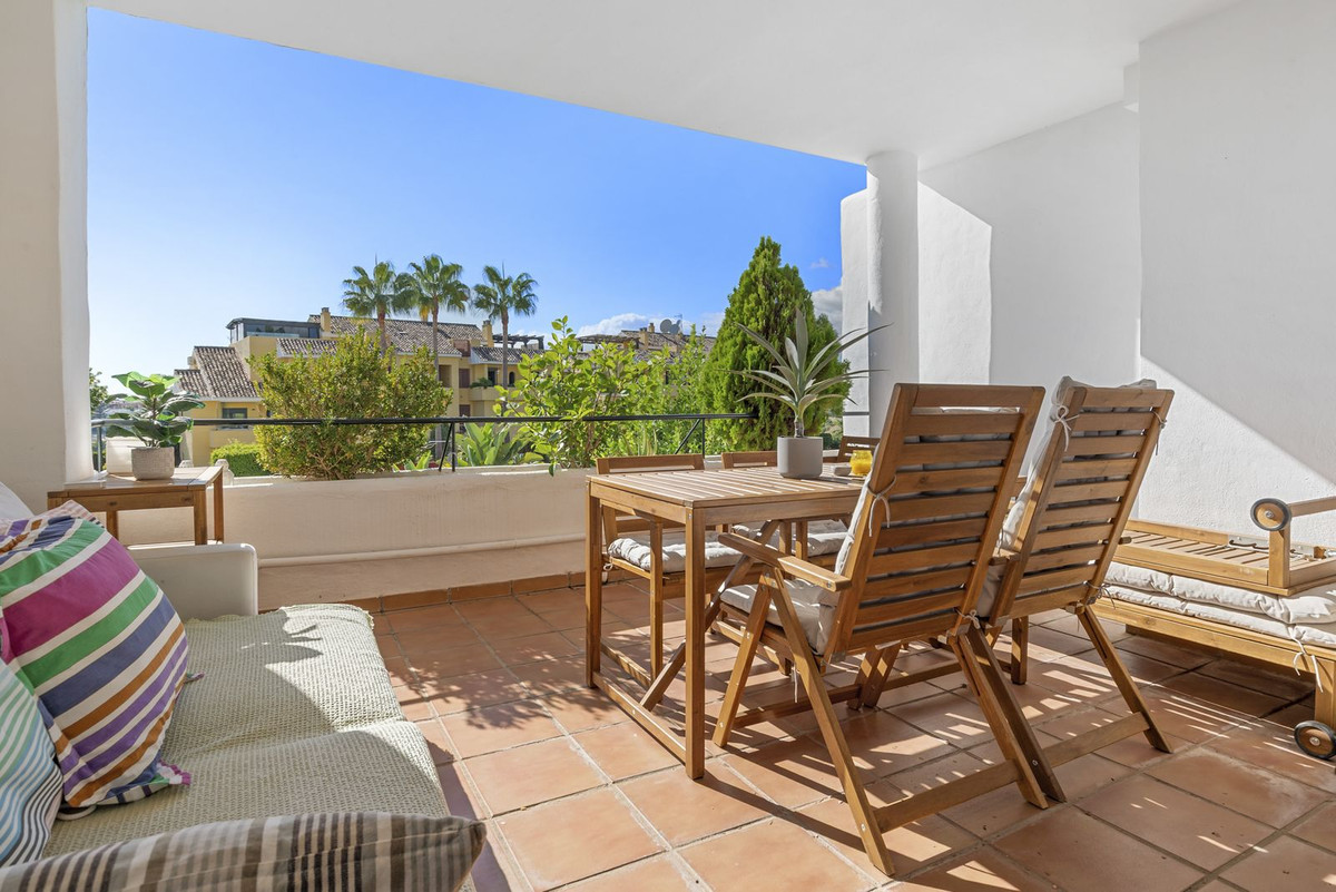Se vende Apartamento Planta Media de 2 dormitorios en Costa Del Sol, Málaga, España