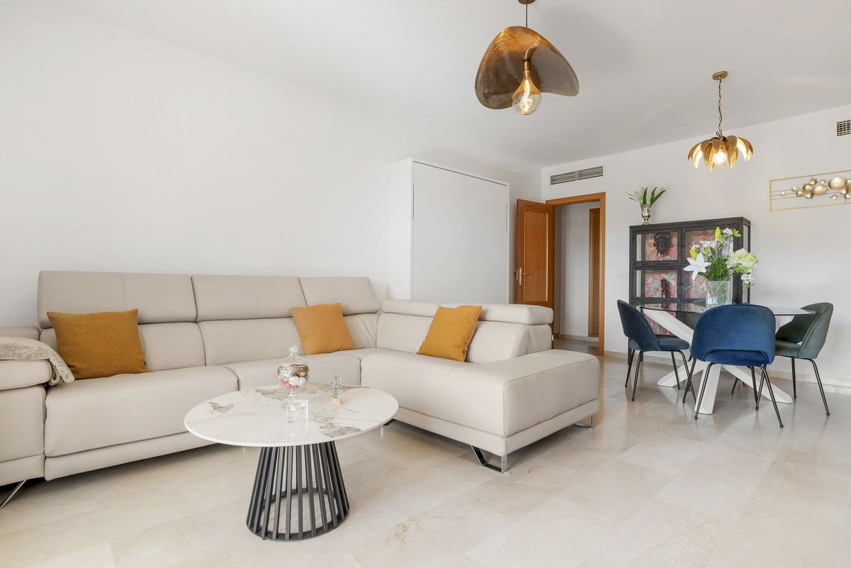 Se vende Apartamento Planta Media de 2 dormitorios en Costa Del Sol, Málaga, España