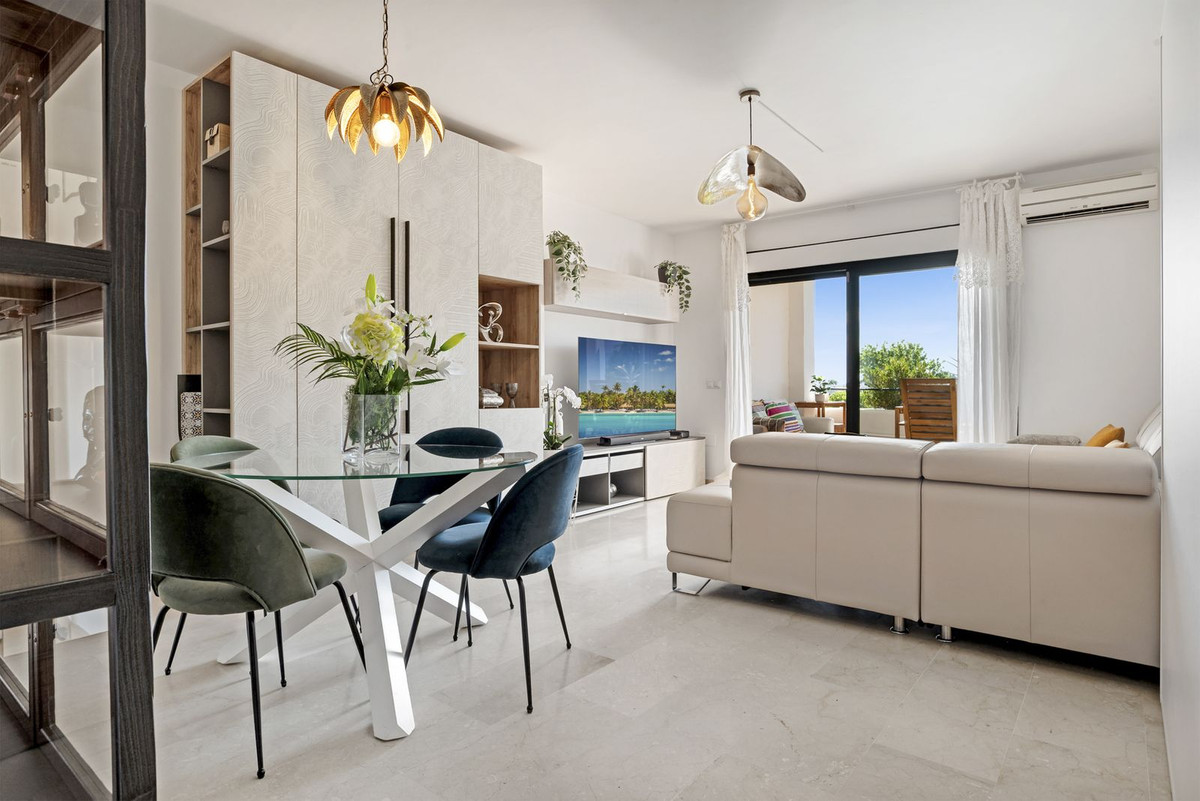 Se vende Apartamento Planta Media de 2 dormitorios en Costa Del Sol, Málaga, España