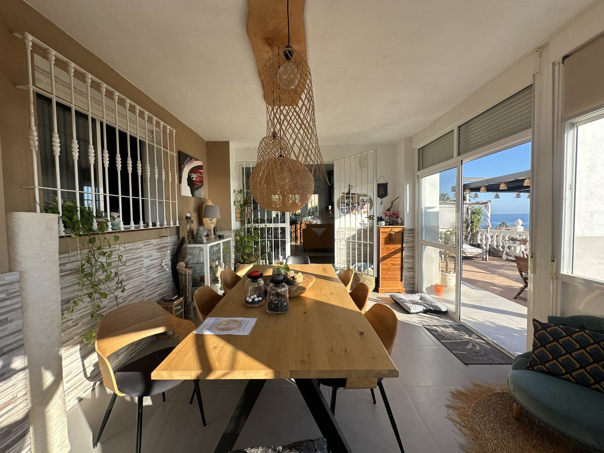 Se vende Villa - Chalet de 4 dormitorios en Costa Del Sol East, Málaga, España