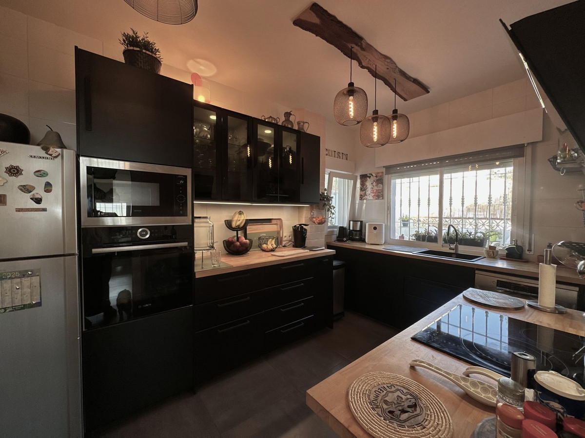 Se vende Villa - Chalet de 4 dormitorios en Costa Del Sol East, Málaga, España