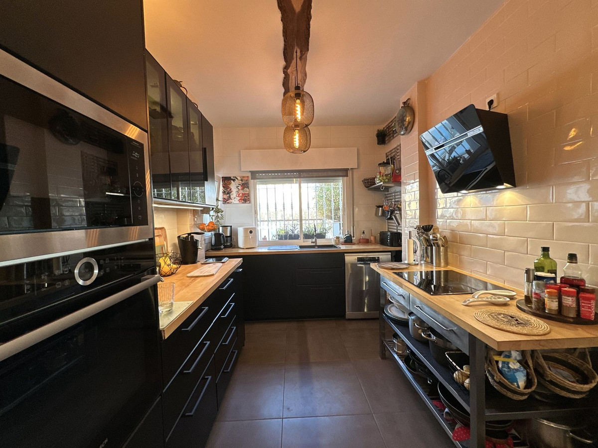 Se vende Villa - Chalet de 4 dormitorios en Costa Del Sol East, Málaga, España