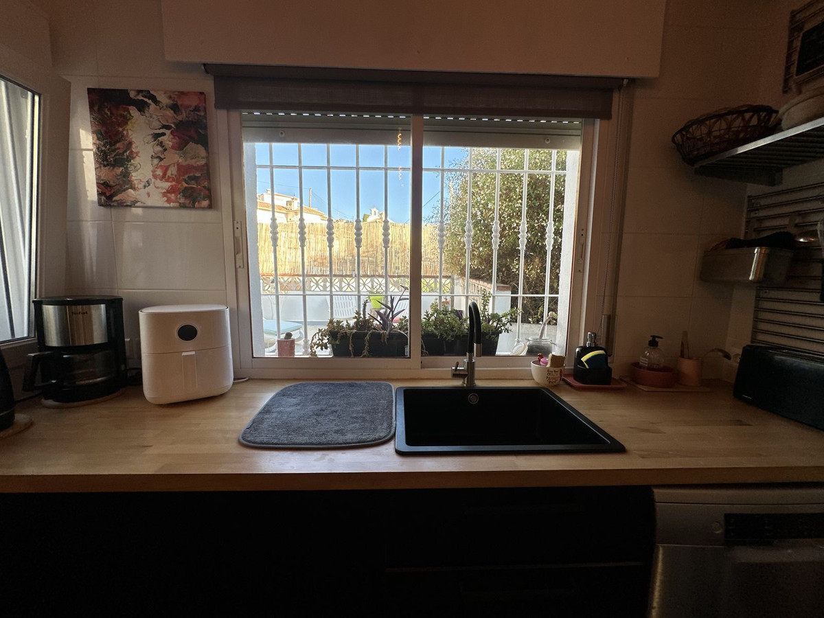Se vende Villa - Chalet de 4 dormitorios en Costa Del Sol East, Málaga, España