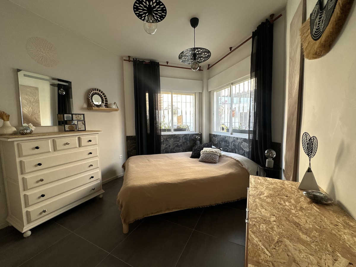 Se vende Villa - Chalet de 4 dormitorios en Costa Del Sol East, Málaga, España