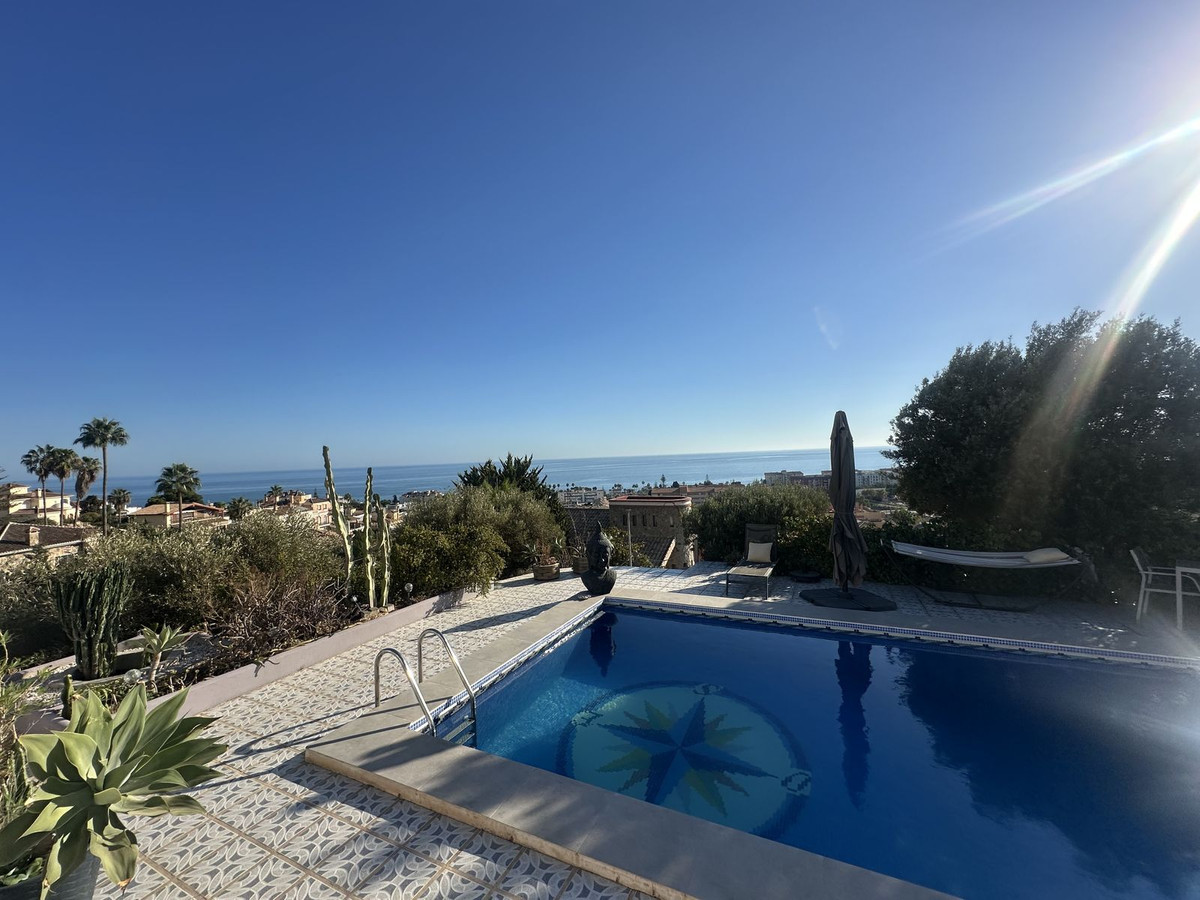 Se vende Villa - Chalet de 4 dormitorios en Costa Del Sol East, Málaga, España