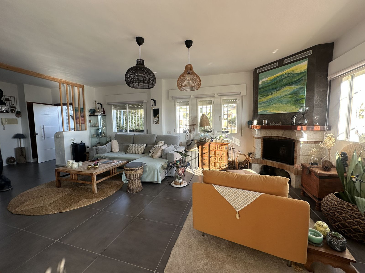 Se vende Villa - Chalet de 4 dormitorios en Costa Del Sol East, Málaga, España