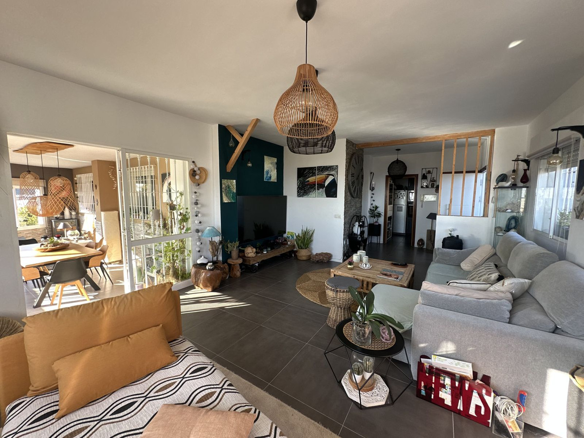 Se vende Villa - Chalet de 4 dormitorios en Costa Del Sol East, Málaga, España