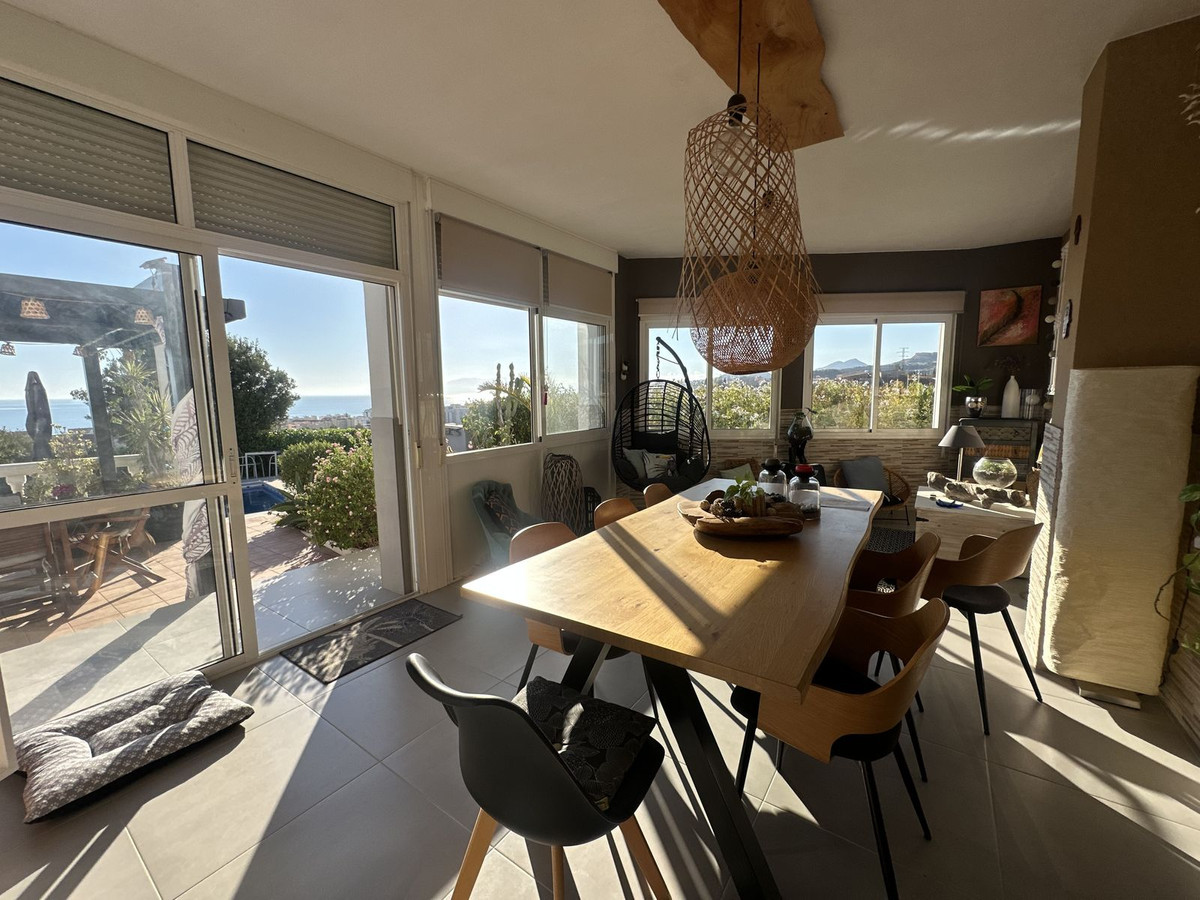 Se vende Villa - Chalet de 4 dormitorios en Costa Del Sol East, Málaga, España