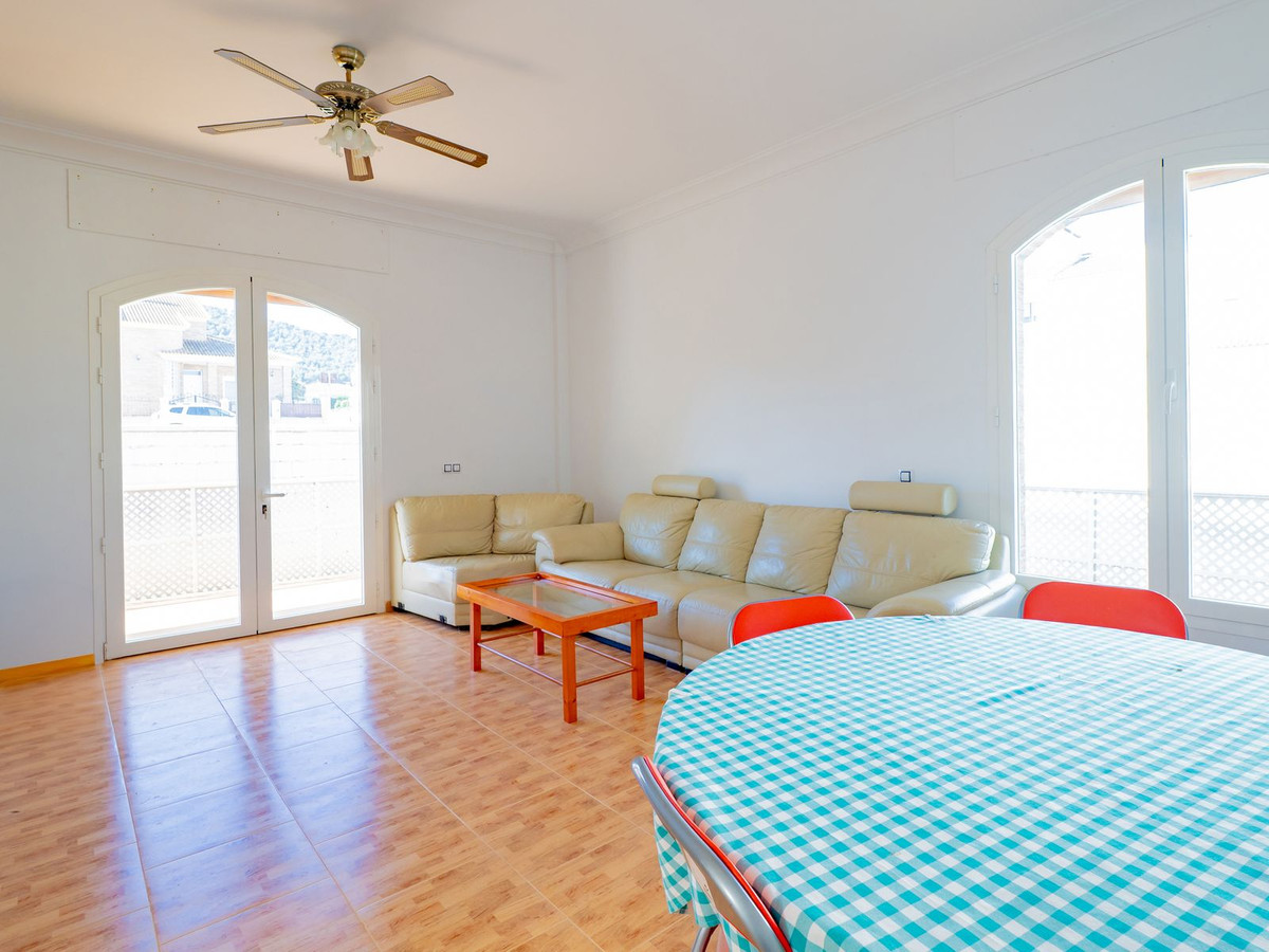 Se vende Villa - Chalet de 4 dormitorios en Málaga, Málaga, España