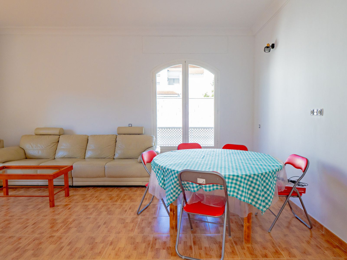 Se vende Villa - Chalet de 4 dormitorios en Málaga, Málaga, España