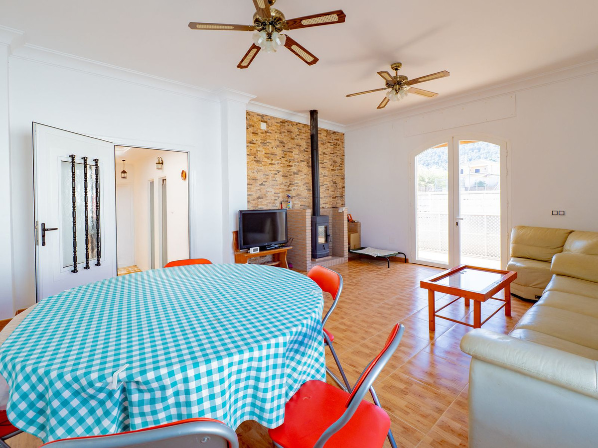 Se vende Villa - Chalet de 4 dormitorios en Málaga, Málaga, España
