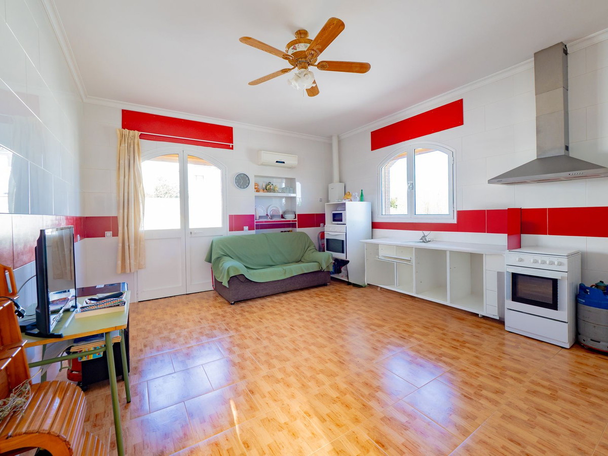 Se vende Villa - Chalet de 4 dormitorios en Málaga, Málaga, España