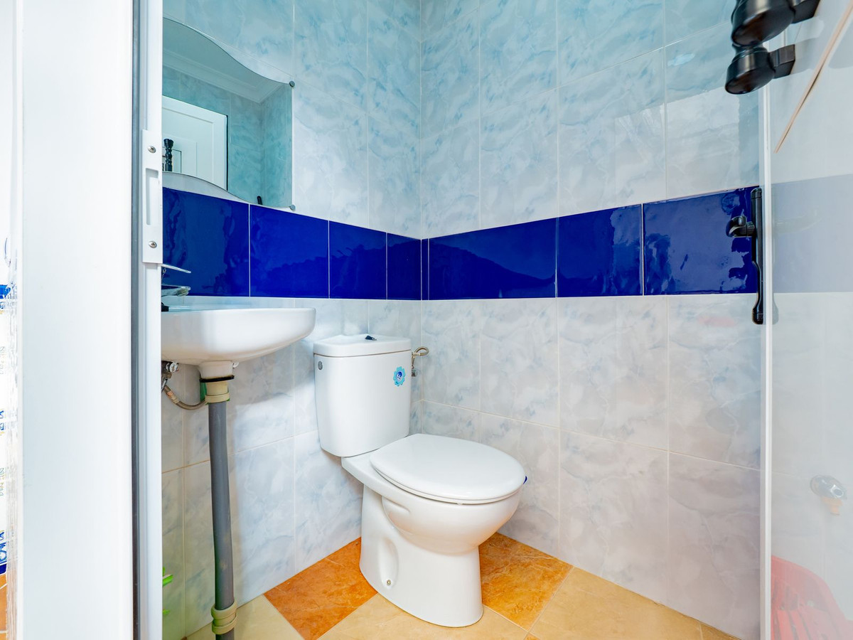 Se vende Villa - Chalet de 4 dormitorios en Málaga, Málaga, España