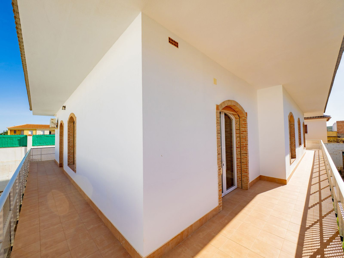 Se vende Villa - Chalet de 4 dormitorios en Málaga, Málaga, España