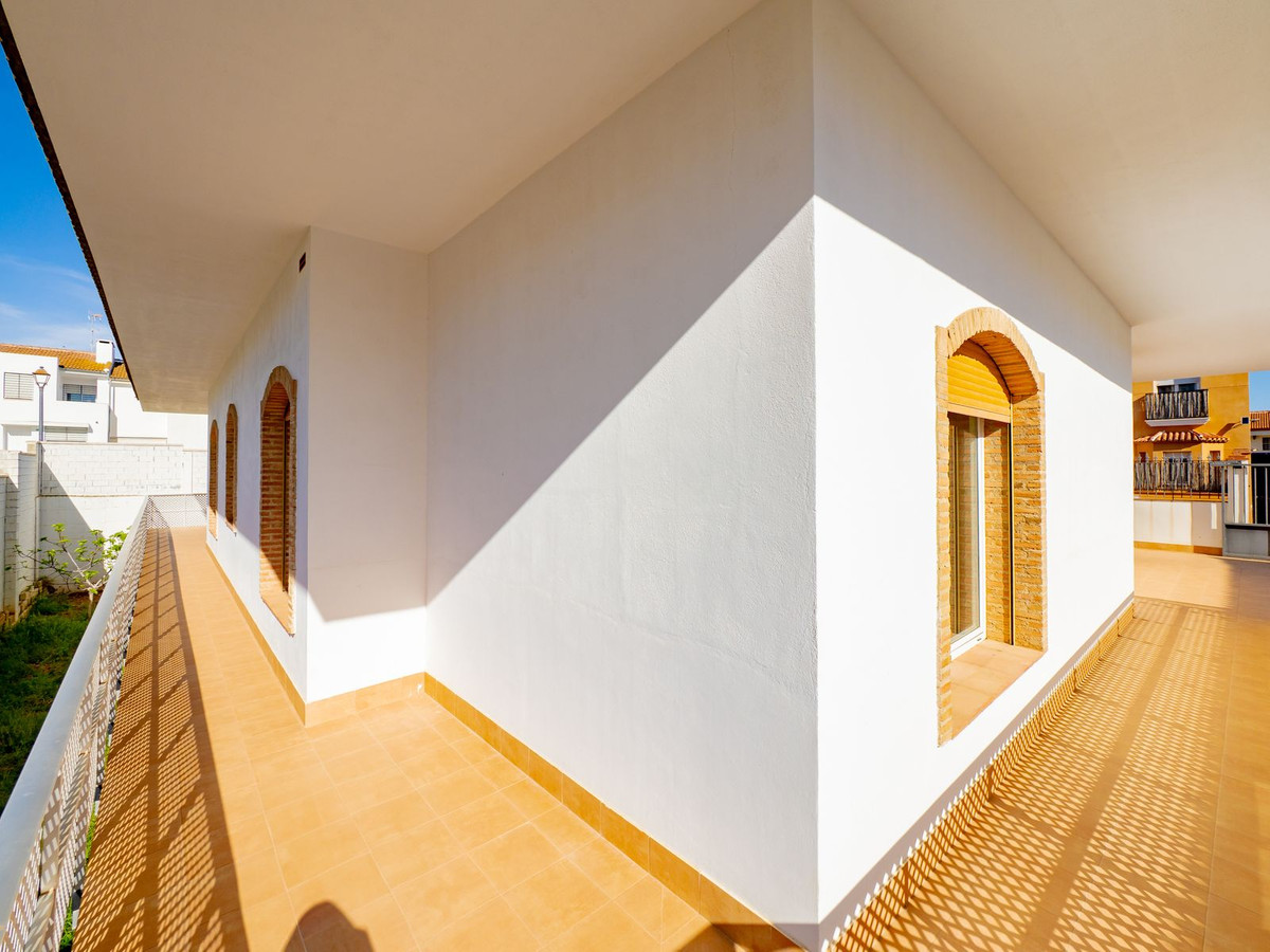 Se vende Villa - Chalet de 4 dormitorios en Málaga, Málaga, España