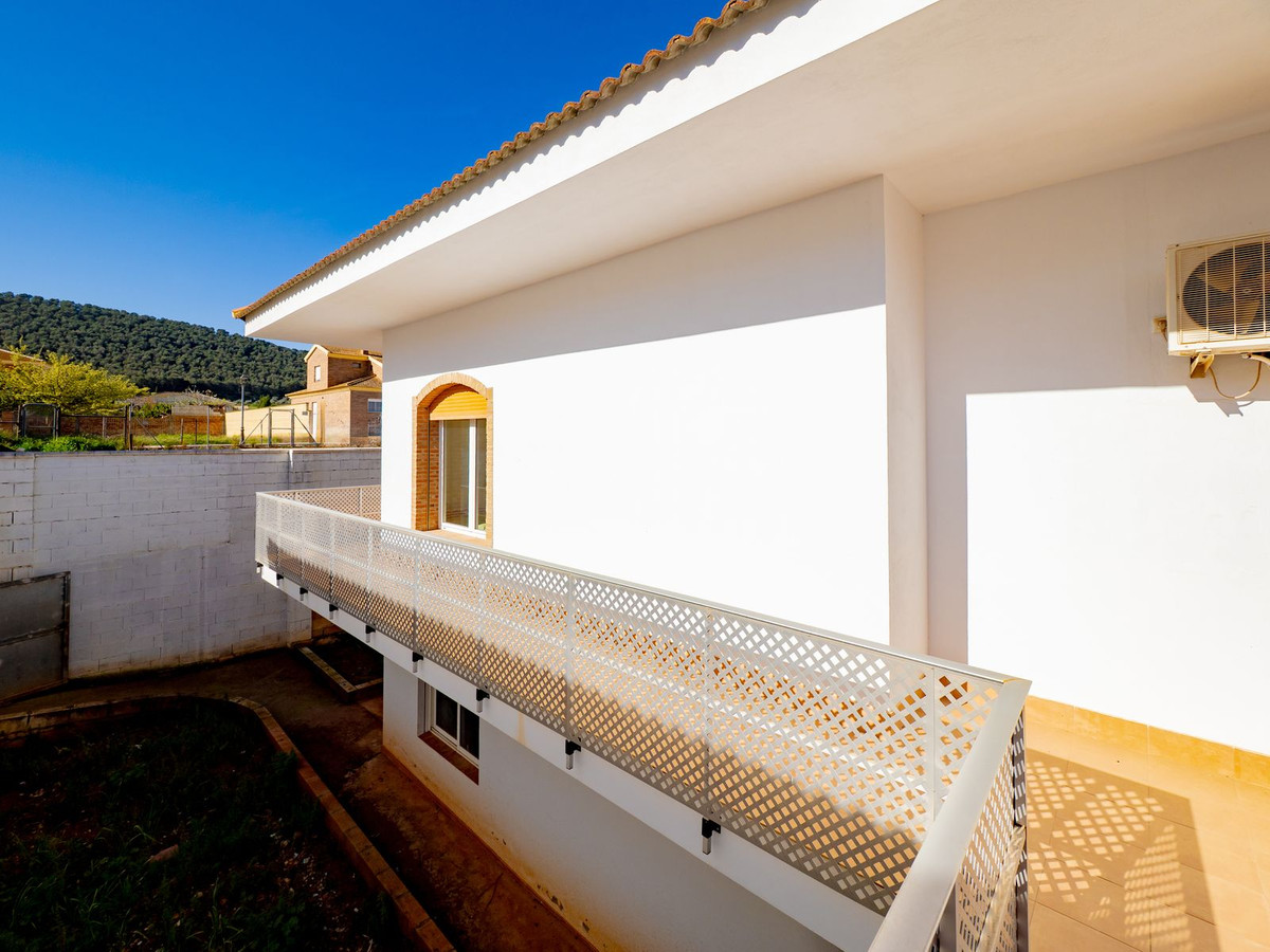 Se vende Villa - Chalet de 4 dormitorios en Málaga, Málaga, España