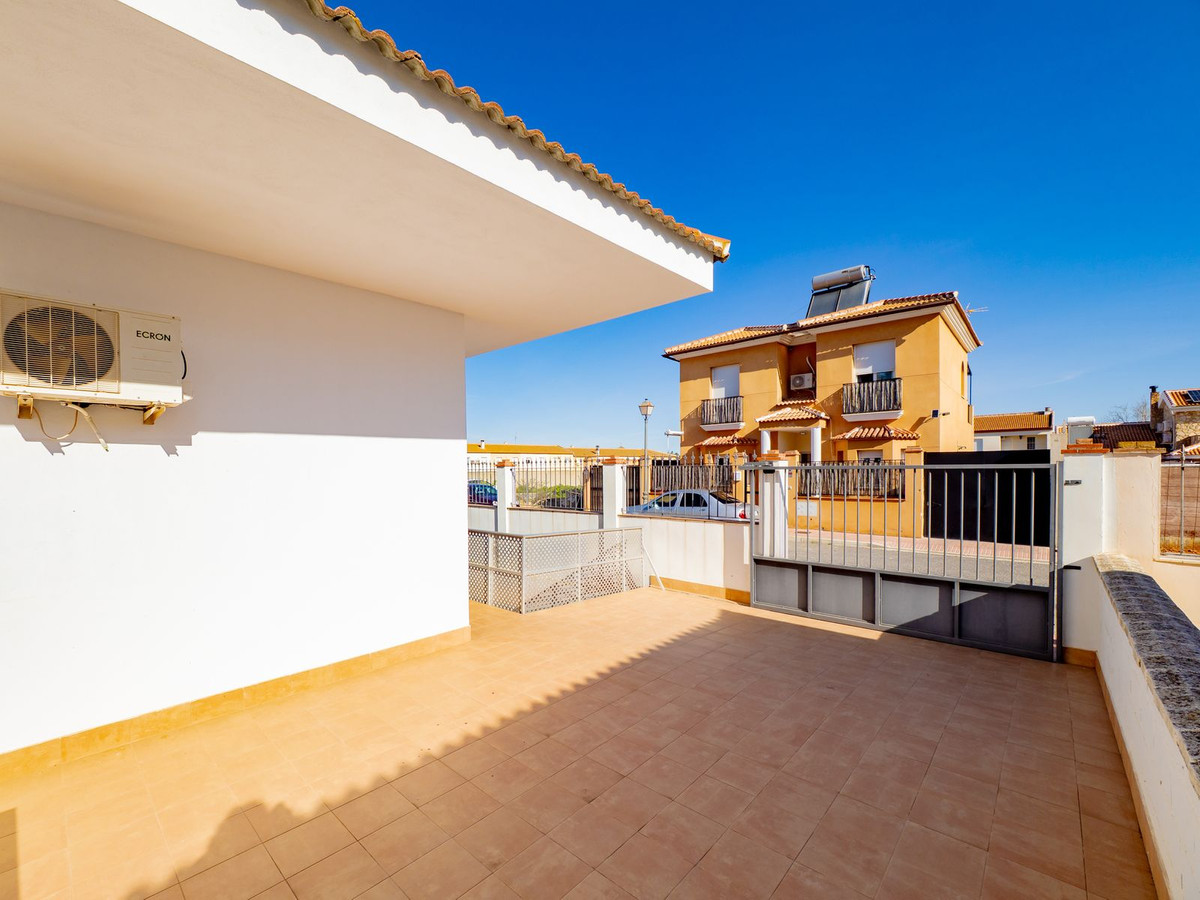 Se vende Villa - Chalet de 4 dormitorios en Málaga, Málaga, España