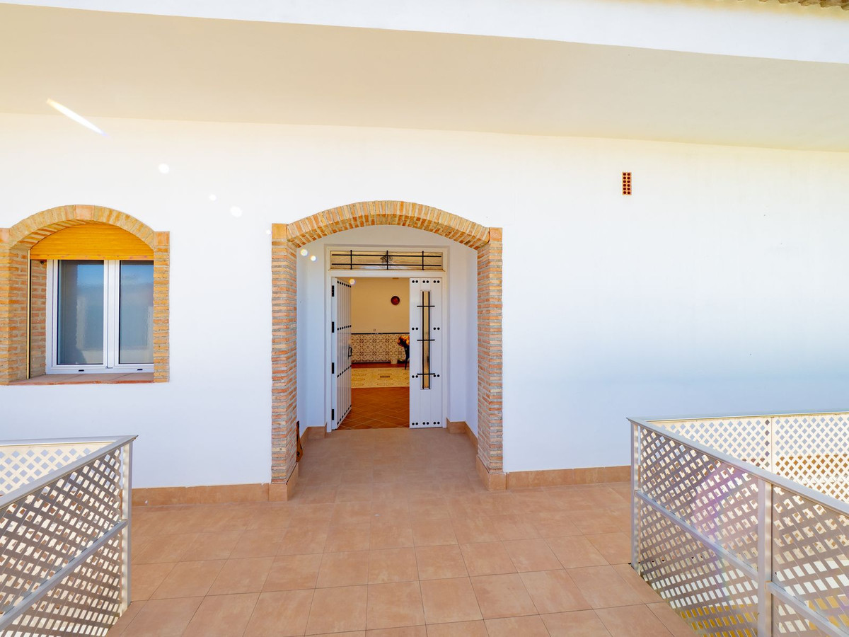 Se vende Villa - Chalet de 4 dormitorios en Málaga, Málaga, España