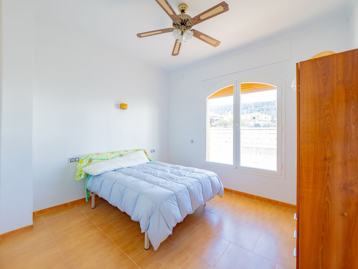 Se vende Villa - Chalet de 4 dormitorios en Málaga, Málaga, España