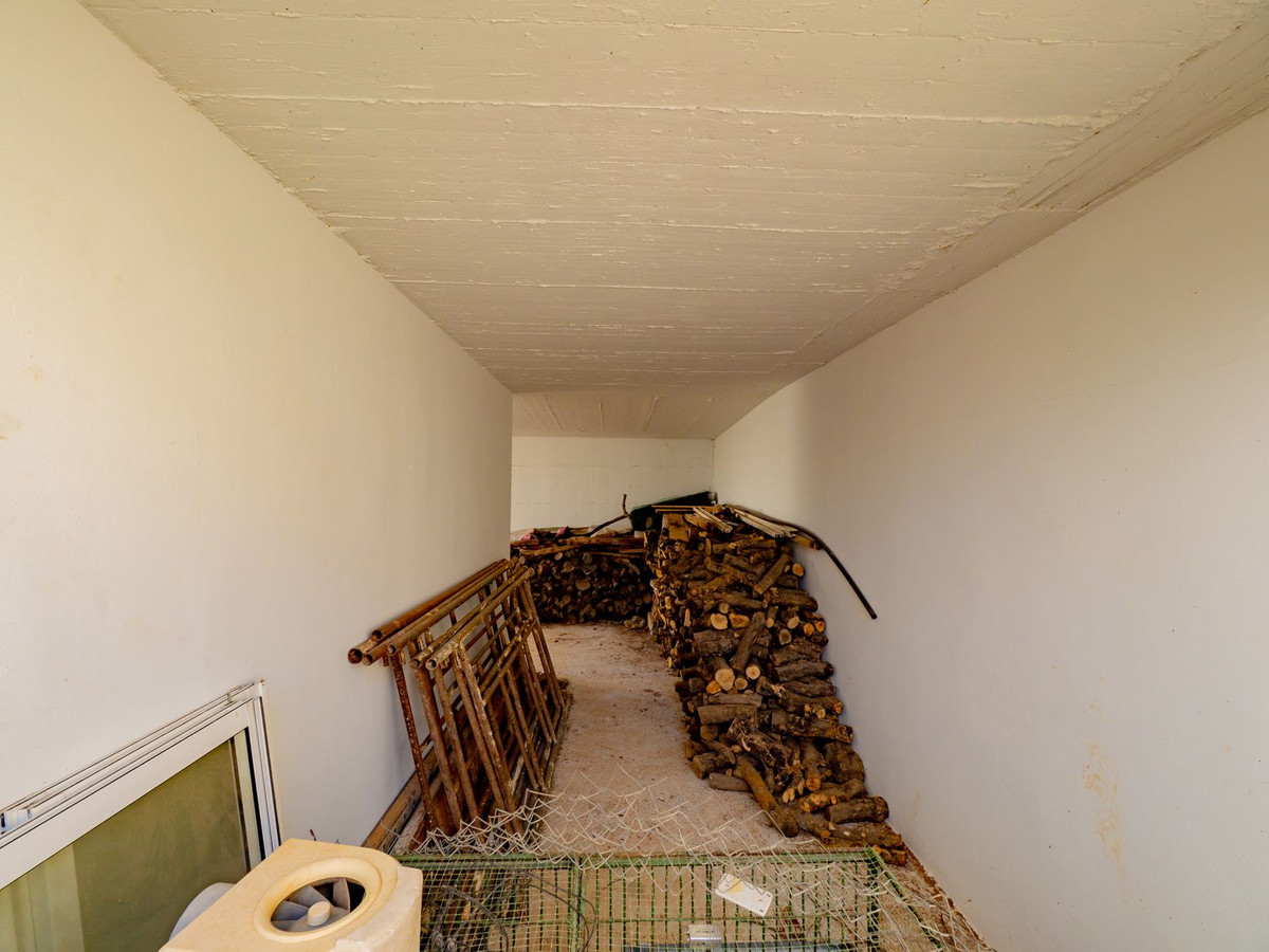 Se vende Villa - Chalet de 4 dormitorios en Málaga, Málaga, España