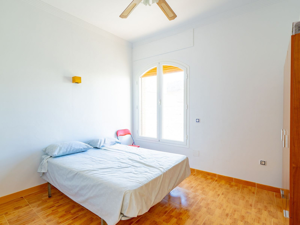 Se vende Villa - Chalet de 4 dormitorios en Málaga, Málaga, España