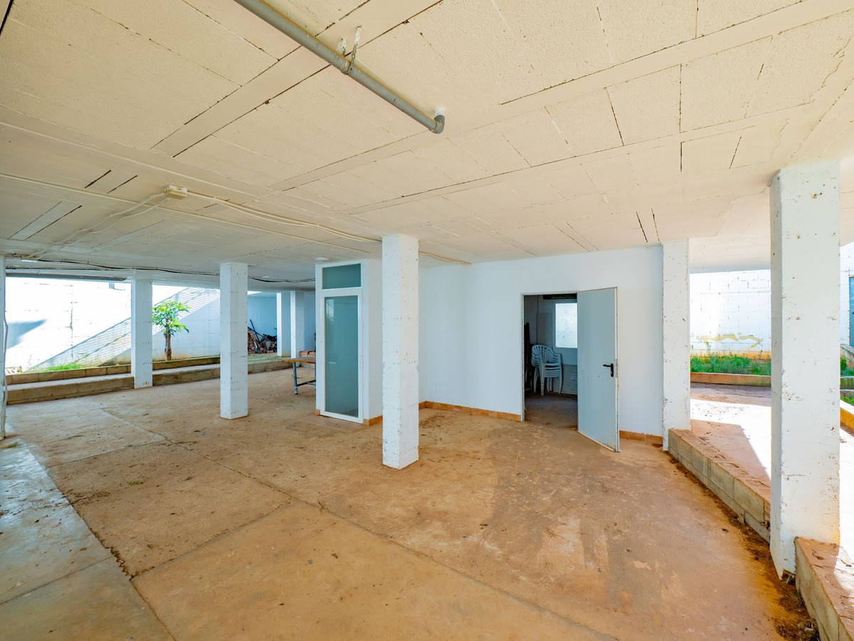 Se vende Villa - Chalet de 4 dormitorios en Málaga, Málaga, España