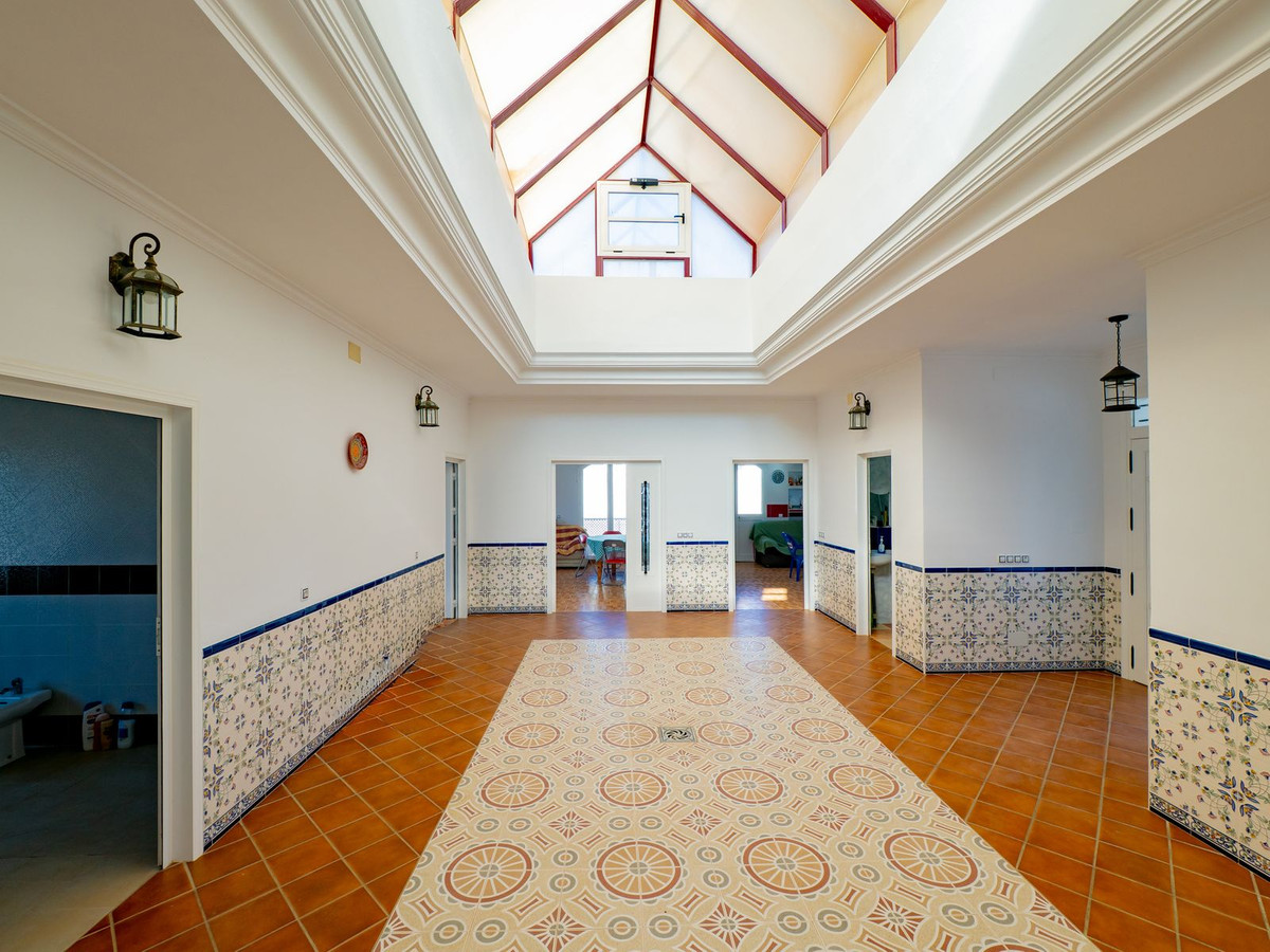 Se vende Villa - Chalet de 4 dormitorios en Málaga, Málaga, España
