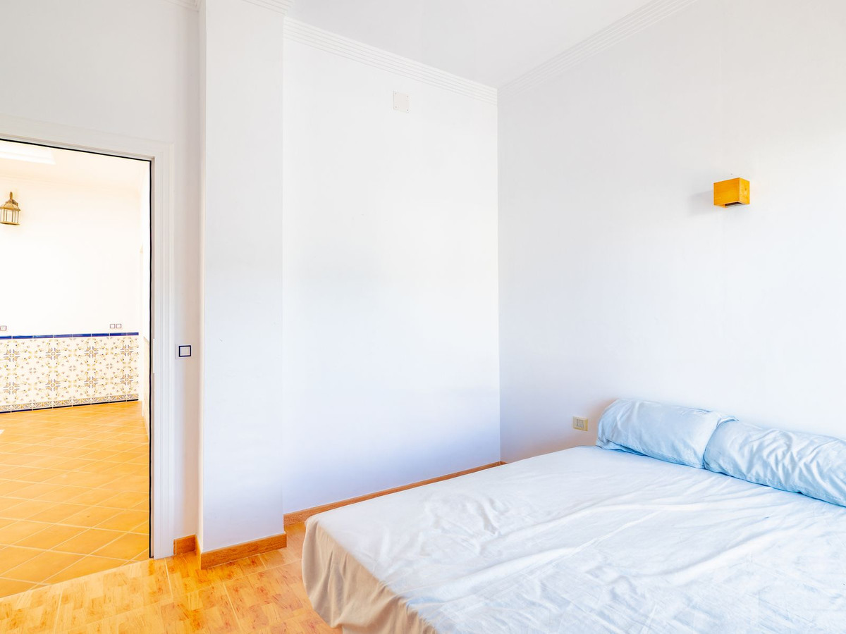 Se vende Villa - Chalet de 4 dormitorios en Málaga, Málaga, España