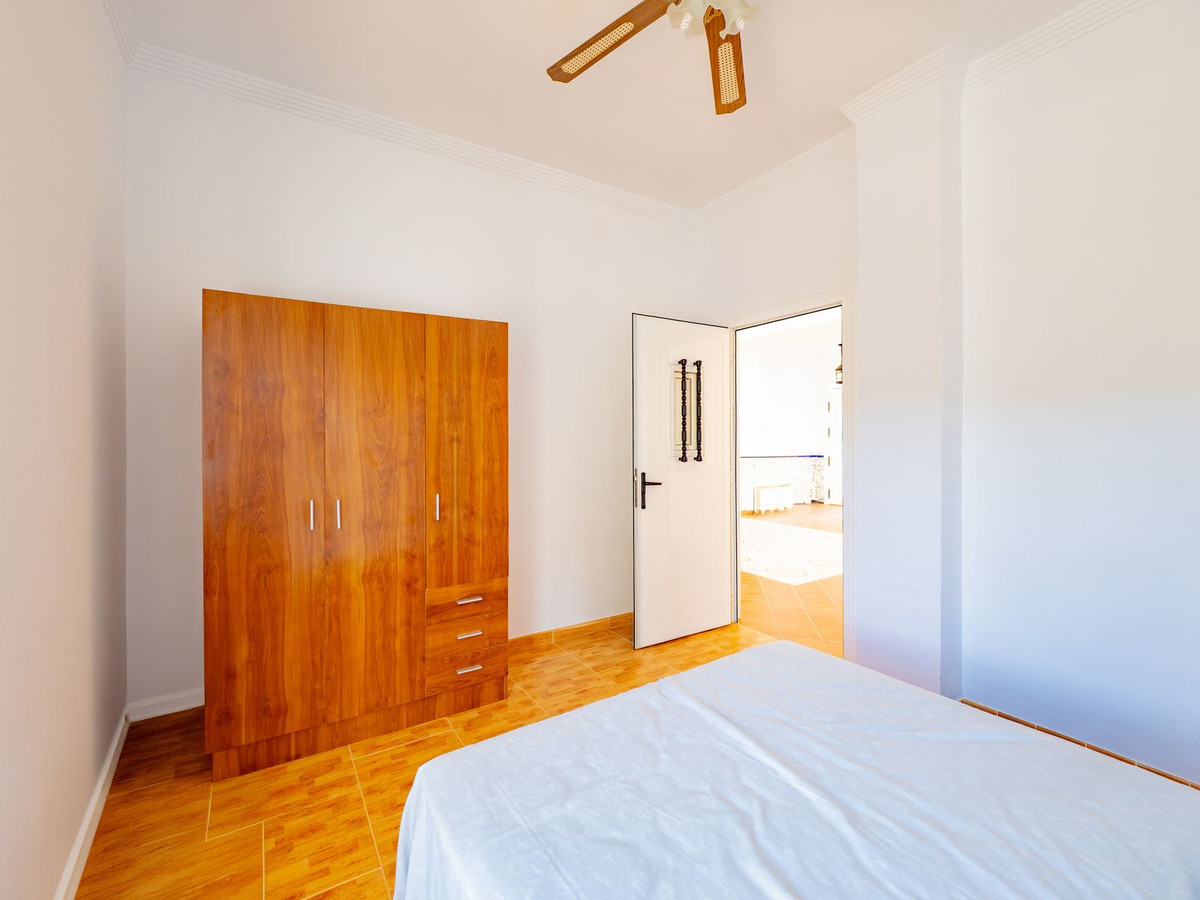Se vende Villa - Chalet de 4 dormitorios en Málaga, Málaga, España