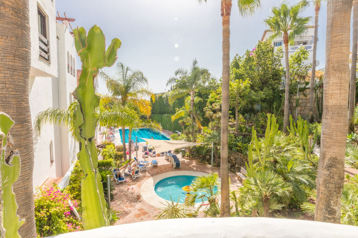 Se vende Apartamento Planta Media de 2 dormitorios en Costa Del Sol, Málaga, España